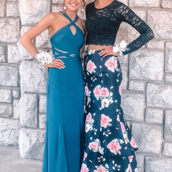 SOLD Prom dress - Picture 11 of 12